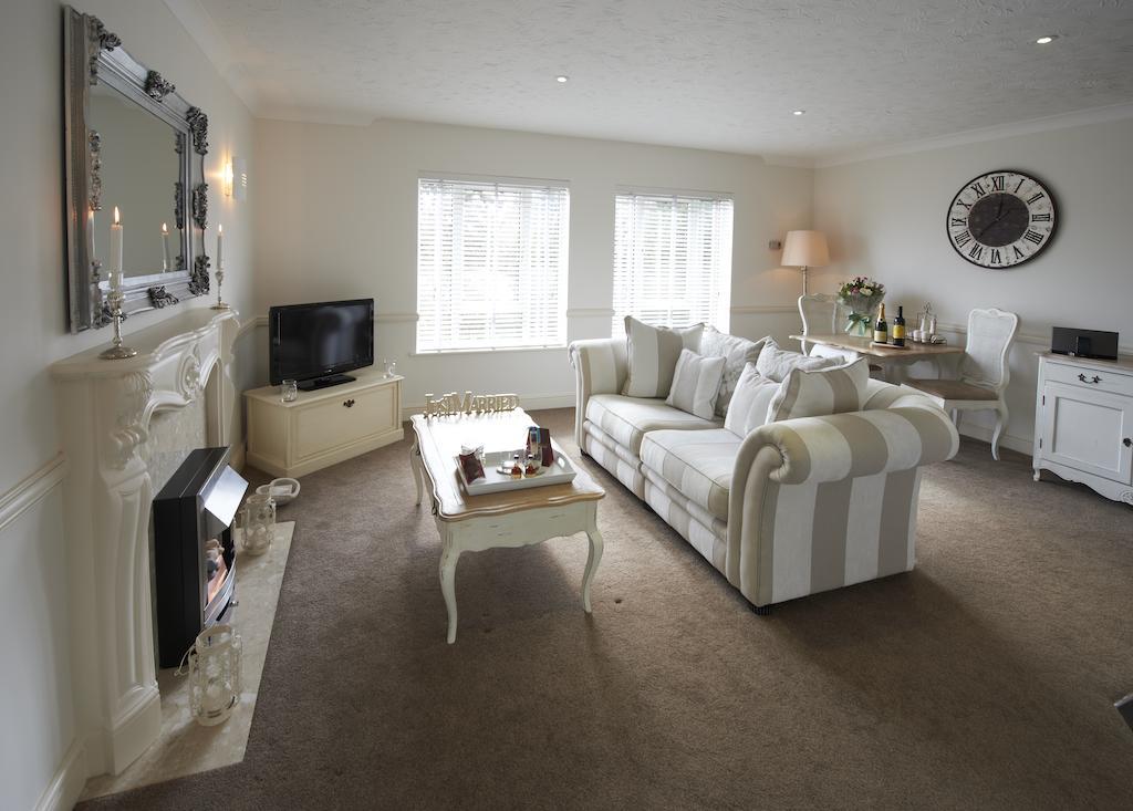 The Birchover Residences Darley Abbey Derby Exterior foto
